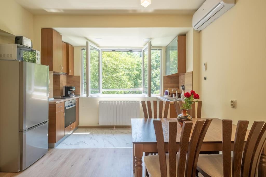 Top Location, Brand New 3 Bdrm Apt & Free Parking Sofia Eksteriør billede