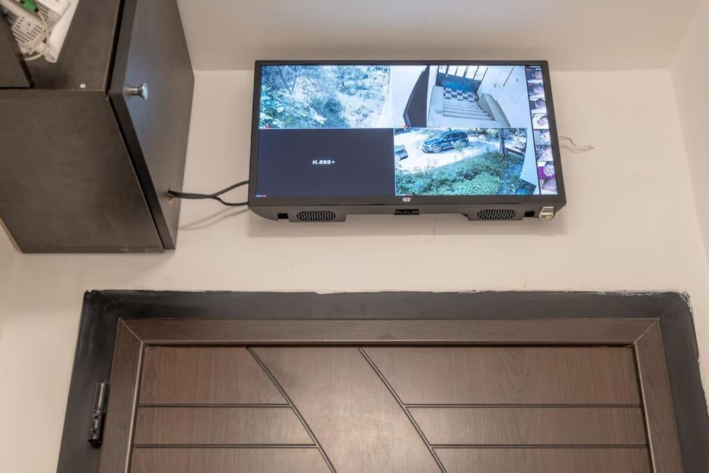 Top Location, Brand New 3 Bdrm Apt & Free Parking Sofia Eksteriør billede